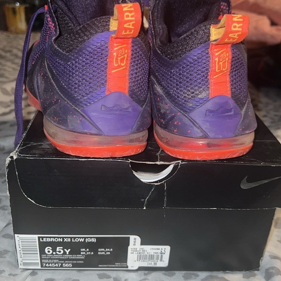 LeBron 6.6y. Purple. 7/10 condition. Used for basketball - Picture 3 of 4